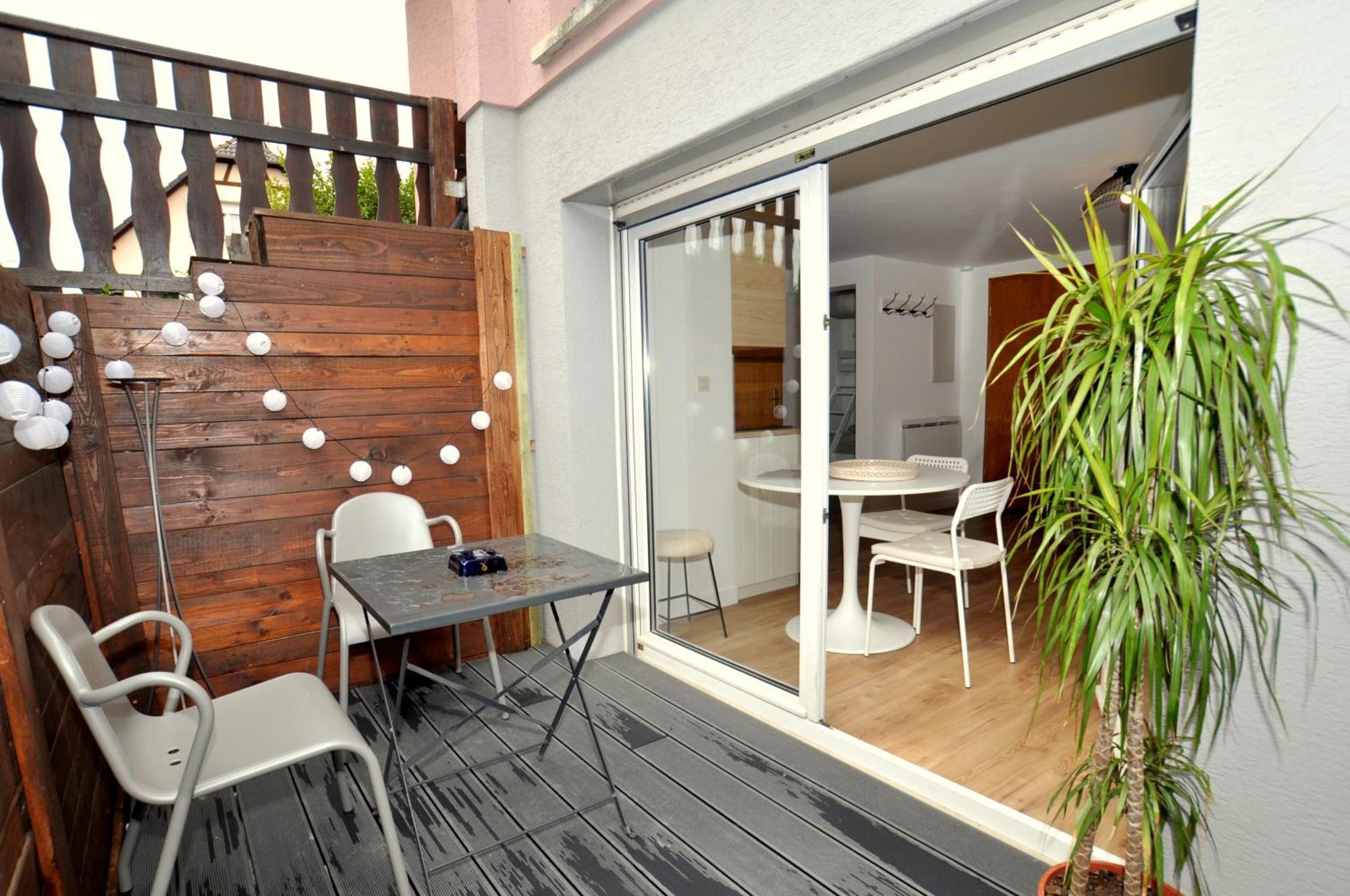 Aux Cigognes De Blotzheim Apartment Exterior photo